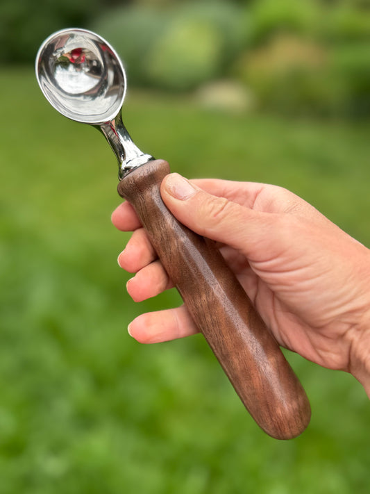 #96 - Curly Walnut Ice Cream Scoop with Fox Turquoise Cabochon
