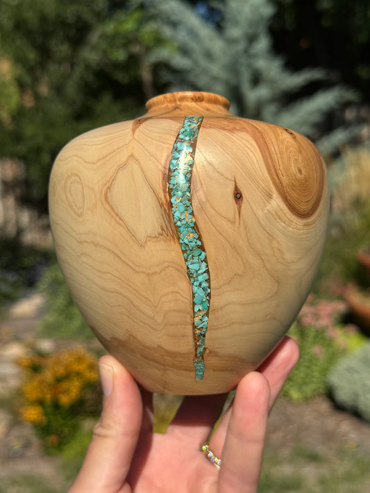 #161 - Heart-Shaped Alligator Juniper Vessel with Fox Turquoise River Inlay